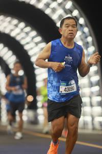 BIB: 061, 0800
                            <button type="button" onclick="openModal(20350198)" class="btn btn-primary btn-sm float-right btn-popup" data-toggle="modal" data-target=".modal-high-quality">
                        <i class="fas fa-shopping-cart"></i> Add to Cart
                    </button>
                                            <button type="button" onclick="isThisMe(20350198, true)" class="btn btn-success btn-sm float-right btn-popup btn-isme hidden" data-toggle="tooltip" data-placement="bottom" title="นี่คือรูปของคุณใช่ไหม คลิกที่นี่เพื่อเอาเข้าอัลบั้ม">
                        <i class="fas fa-plus"></i> Add to album
                    </button>
                    <button type="button" onclick="isThisMe(20350198, false)" class="btn btn-warning btn-sm float-right btn-popup btn-isnotme hidden">
                        <i class="fas fa-ban"></i> Remove from album
                    </button>